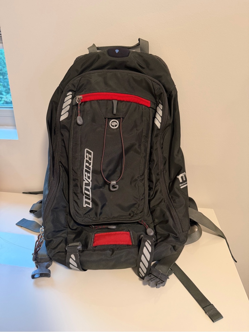 Novara E.T.A. Black/Gray/Red Backpack (19L) W/Rain Hood